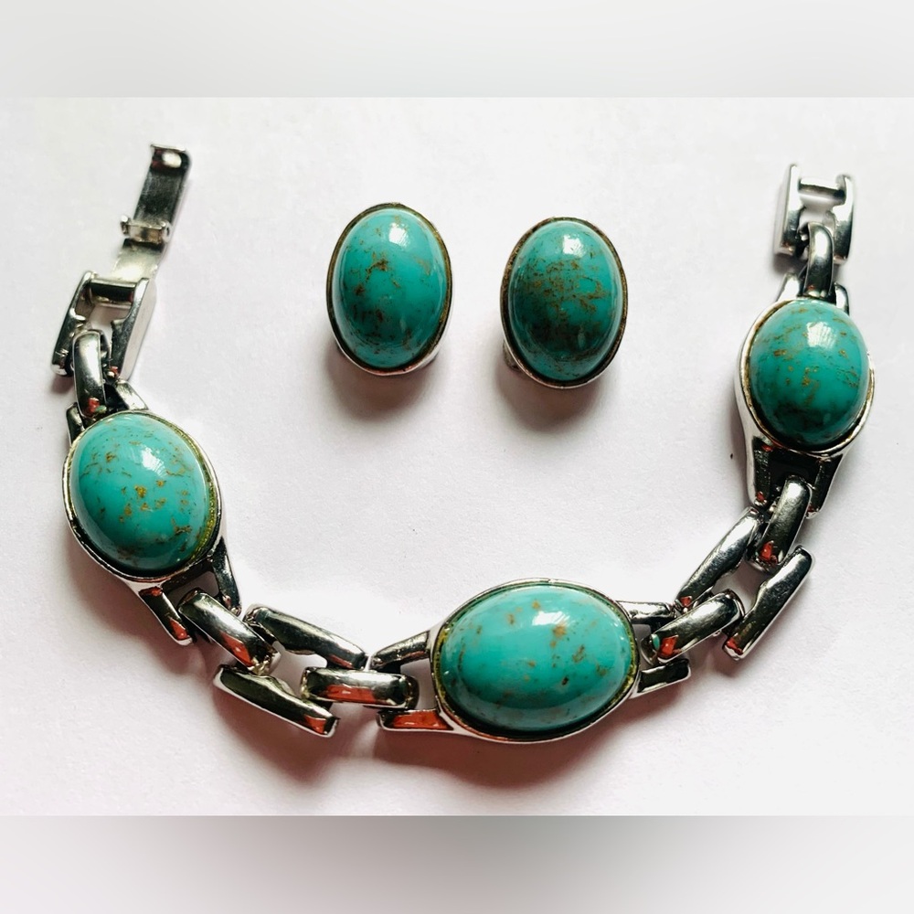 Turquoise Glass Cabochon Bead Bracelet and clip on Earring Set